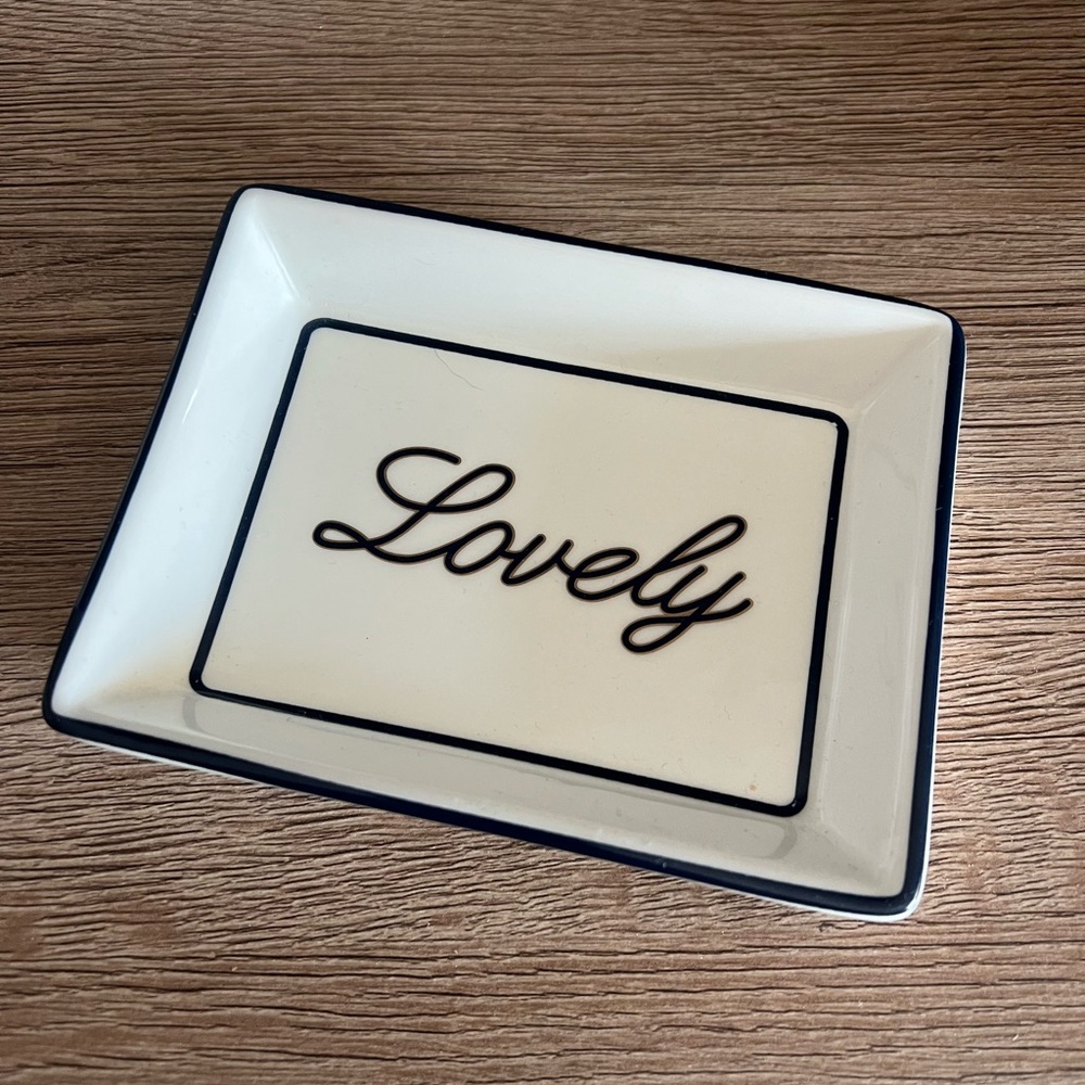 LOVELY porcelain trinket tray